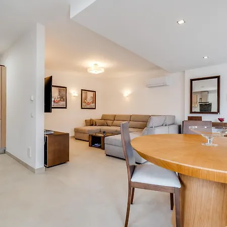 Casas- Bayluz Apart,pool,beach, Tennis, Wifi,aircon Apartamento Luz